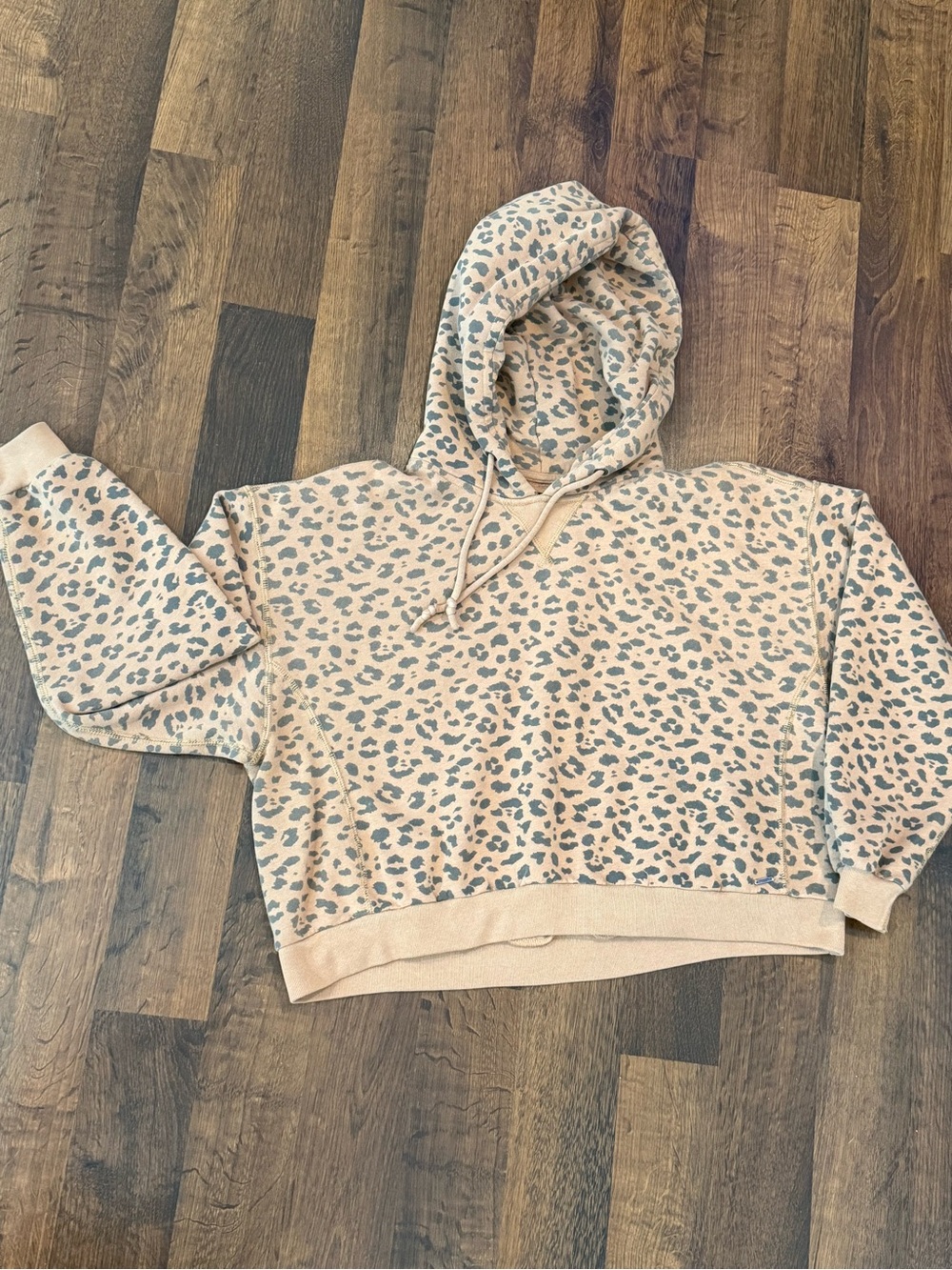 Abercrombie & Fitch leopard crop soft fleece sweater (size large)